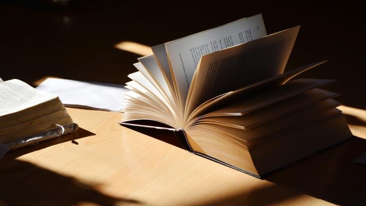 أفضل الكتب العربية